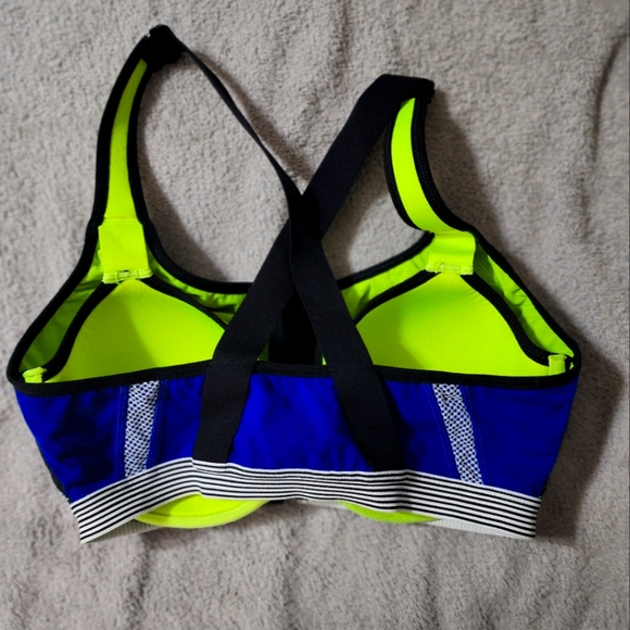 VSX Sports Bra size 34D - Picture 2 of 7